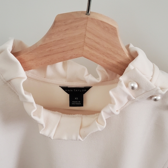 Ann Taylor sleeveless top, size XS - Picture 2 of 4